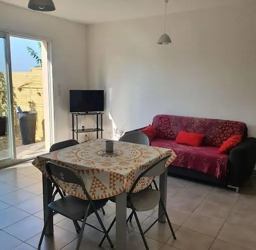 Hébergement de vacances Mitoyen à La Campagne Vue Sur La